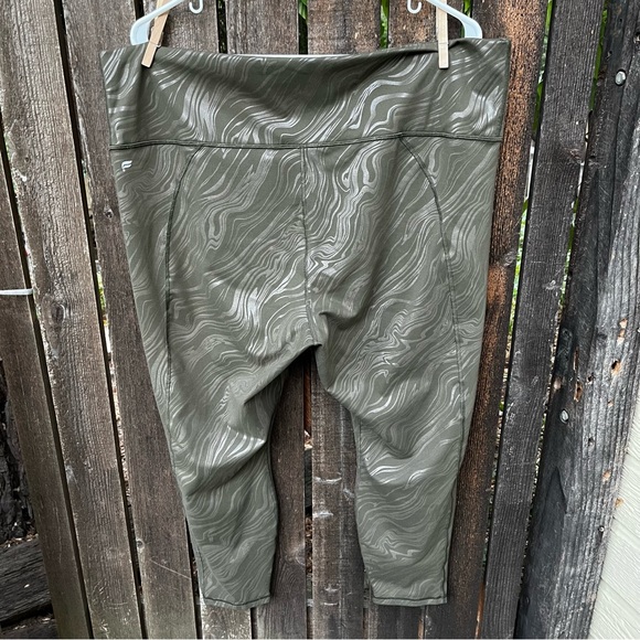 Fabletics Define Power Hold High Waisted Ranger Green Marbleize Print Leggings - Picture 12 of 16